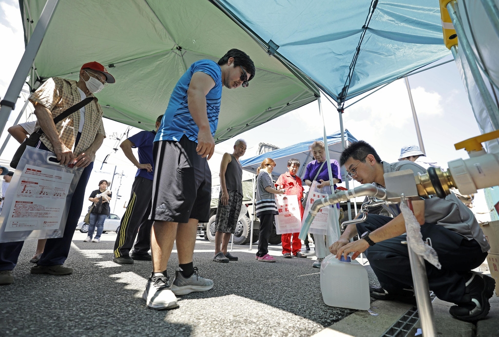 熊本強震災區缺水電!81歲災民悲吐慘況「血流到凝固」無水清傷口
