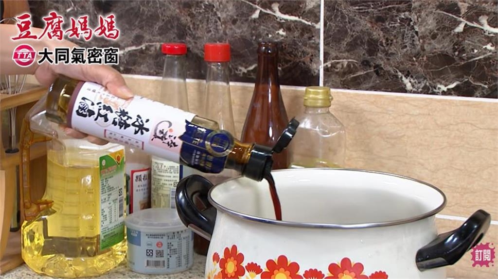 《豆腐媽媽》中元普渡拜地基主少不了這一味!醬油成滷雞腿美味關鍵