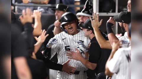 MLB(影)/怎麼能輸!村上宗隆24轟出爐追平岡本和真!超越大谷後再互拚新人紀錄