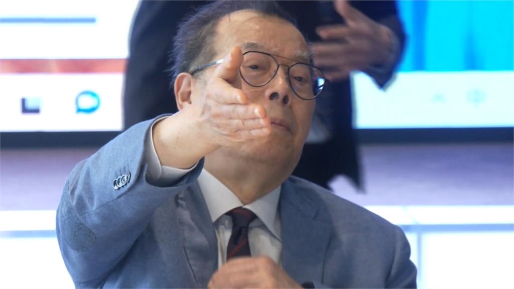 黃崇仁辭世享壽76歲!「昔娶紅炸傳奇女星」甜炸相守40年…寵妻喊1句暈爛全網