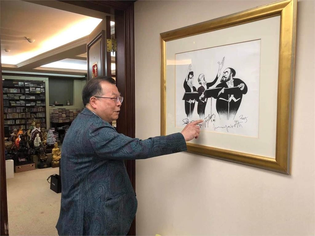 黃崇仁辭世享壽76歲！謝金河曬合照悲憶「不久前才見」：眼淚不知不覺掉下來