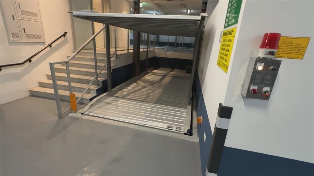 花130萬買機械車車位!離牆太近無法下車 住戶怒控建商設計瑕疵