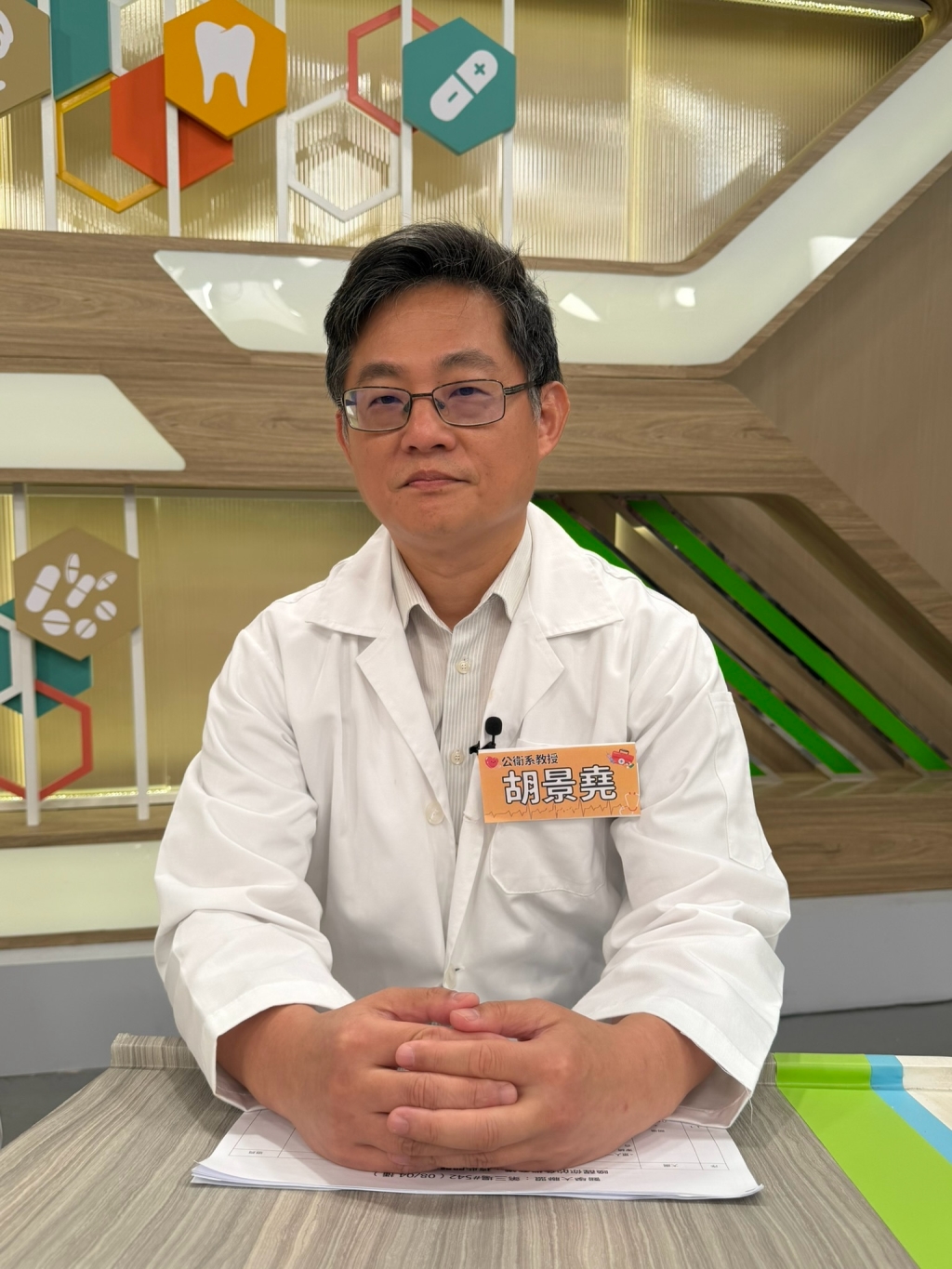 (影)／醫生認真解說水質的重要性 這兩位卻澎風與「那個男人」沾邊？