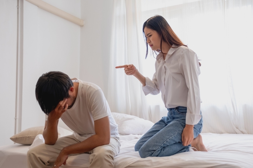 完美主義者通常對伴侶也有隱形的期待,無論是指責或謾罵都會讓對方感到壓力巨大,轉而去尋找另一個不會嫌棄自己的地方。圖/123RF圖庫