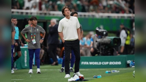 足球/南韓前國腳怒轟洪明甫插口袋「手該被砍掉」!再批國內裁判「態度太傲慢」