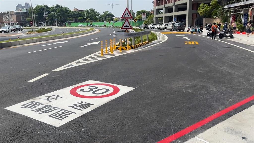 新九如橋「私設停車坡」挨轟　住戶委屈：方便輪椅族通行