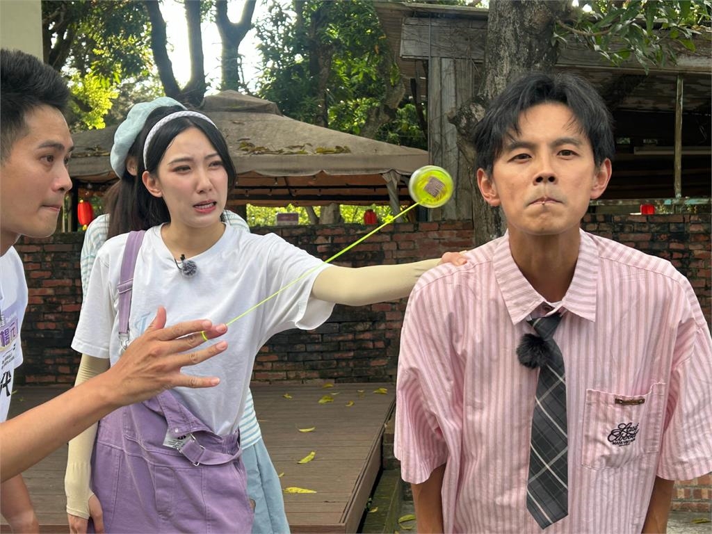《綜藝新時代》檸檬、李雅英、李晧禎體驗水上芭蕾!變成三人打水表情逐漸失控