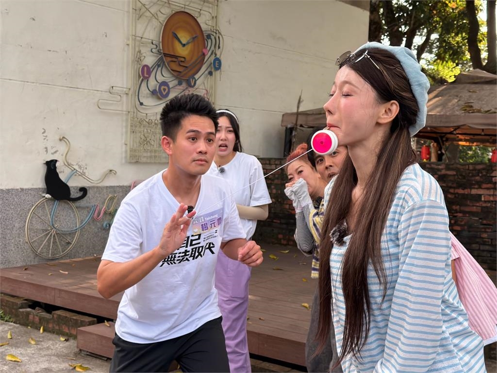 《綜藝新時代》檸檬、李雅英、李晧禎體驗水上芭蕾!變成三人打水表情逐漸失控