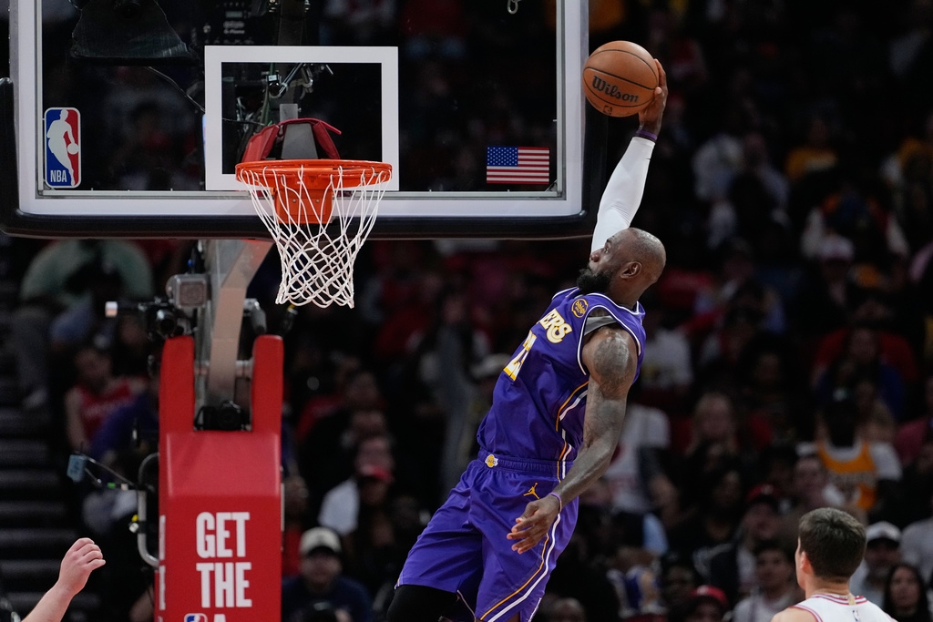NBA(影)/詹皇和七六人合約到2028年夏天結束!專家建議何不第5度參加奧運?