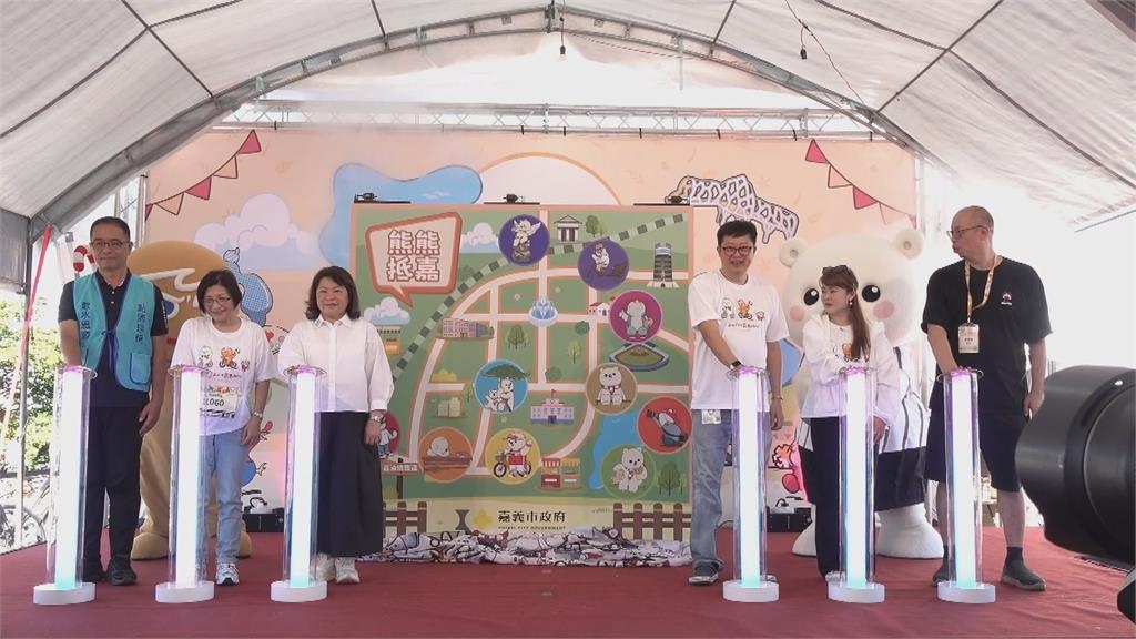 萌熊佔領嘉義市! 10隻新造型大白熊亮相