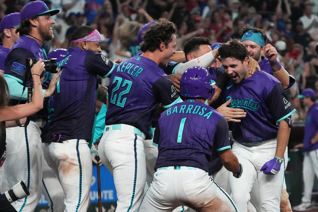 MLB(影)/23歲菜鳥震撼全場!瓦爾德施密特生涯第2轟就當英雄氣走道奇