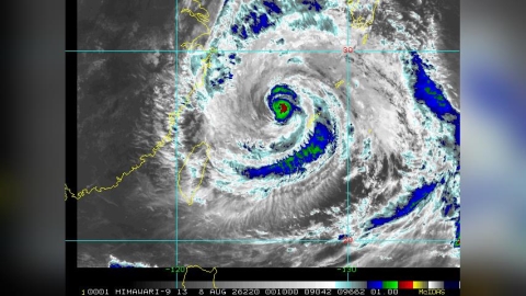 「白海豚」龜速襲來！中部以北慎防劇烈降雨　專家曝今明影響