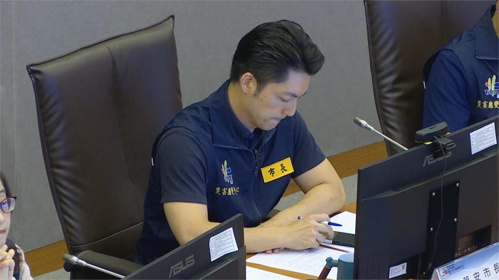 快新聞/台北沒颱風假!蔣萬安「勘災帥照」吸2千留言痛罵 本人回應了