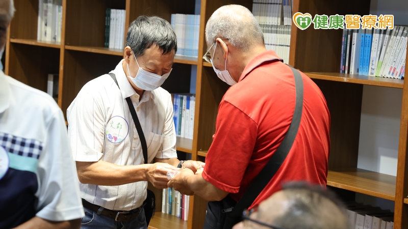 長輩退休後常感孤獨、低落 「正念社會處方箋」找回生活樂趣