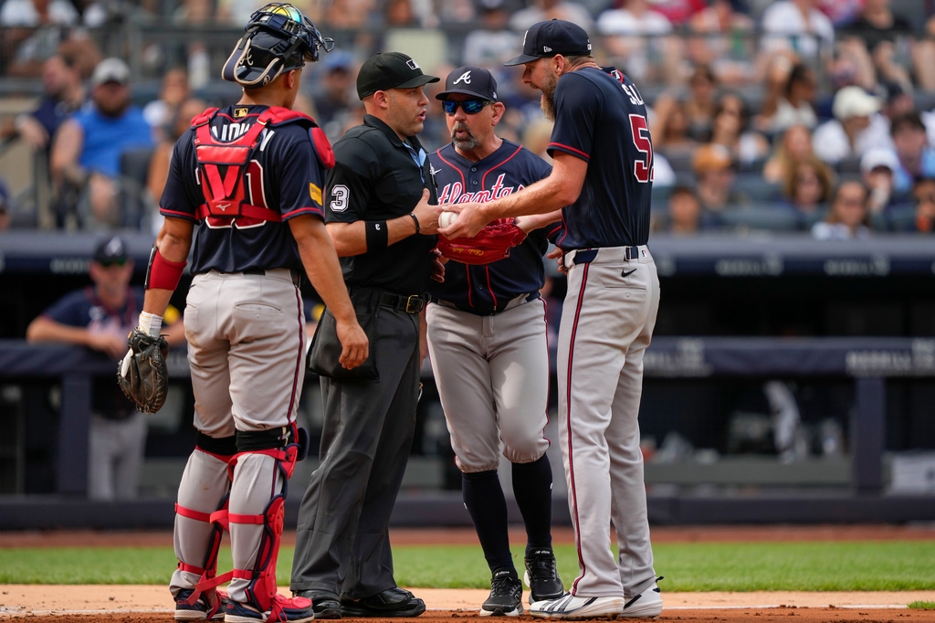 MLB(影)/勇士總教練為王牌槓上主審裁判遭驅逐!賽後稱這是糟糕的判決