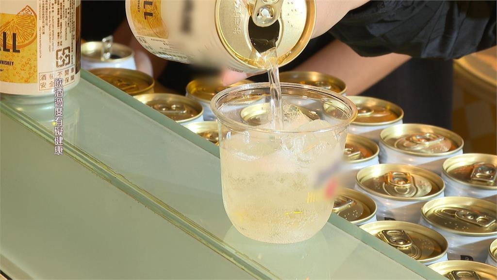 罐裝調酒新品上市 創作才子派偉俊音樂派對嗨翻全場
