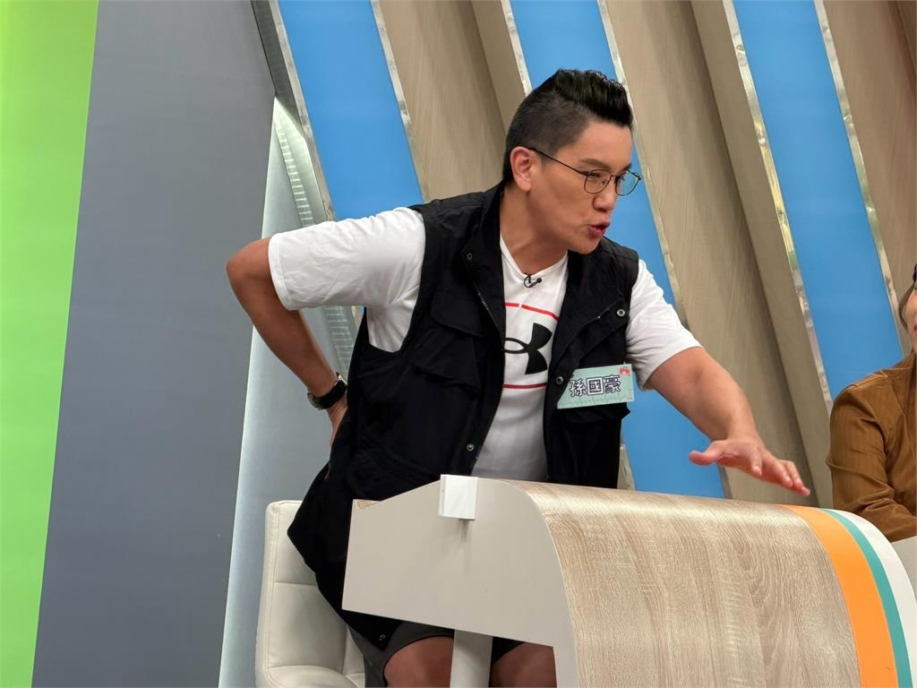王中皇曾兩層樓高吊鋼絲意外重摔！一度連走路都無法挺直