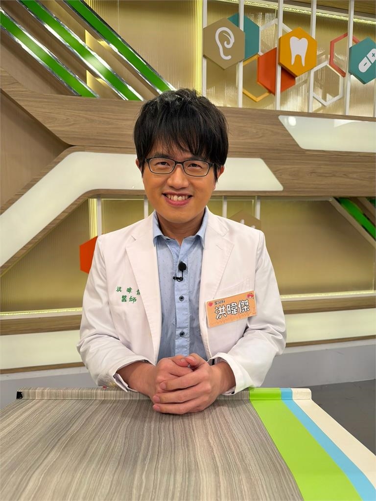 王中皇曾兩層樓高吊鋼絲意外重摔！一度連走路都無法挺直