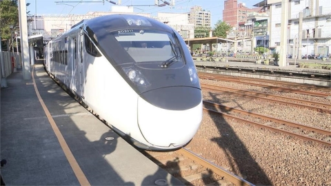 台鐵「深夜限定列車」每週僅1班！睡一覺「台東看日出」過來人推：很熱血