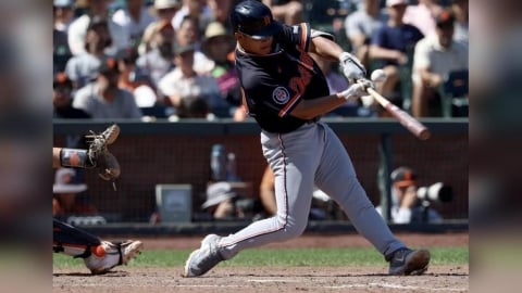 MLB(影)/「台灣怪力男」再成關鍵英雄!李灝宇延長賽代打敲致勝安助老虎奪勝