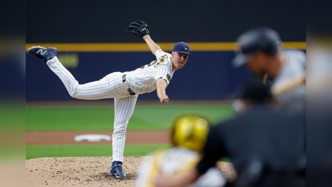 MLB(影)/最速200K!釀酒人王牌創隊史 連飆21火球「最慢161.9公里」