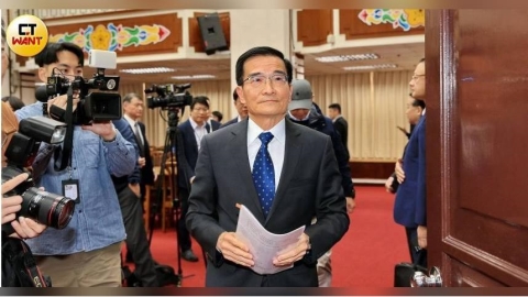 橡皮艇光點遭誤判2男上岸7天才被抓 海巡署長道歉:追究相關人員責任