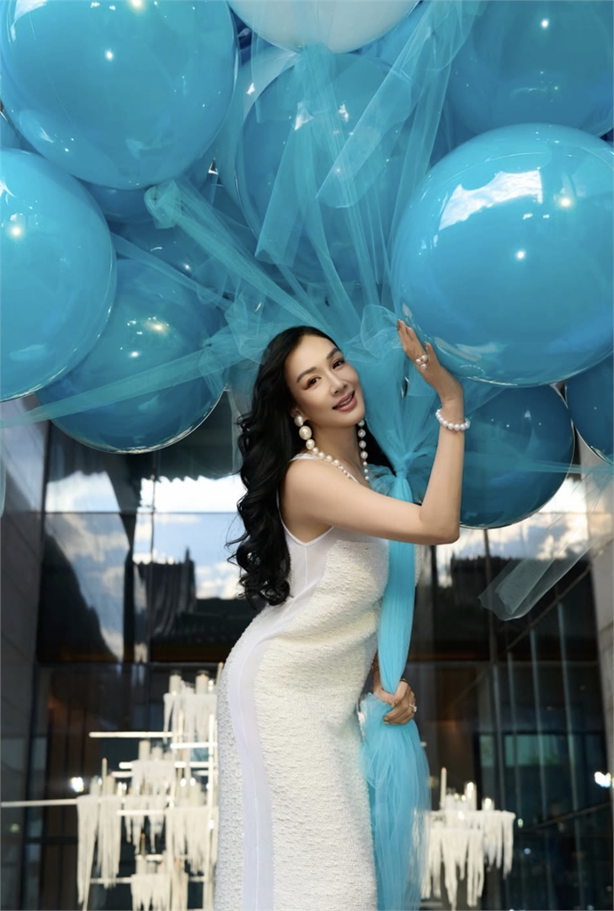 神凍齡!鍾麗緹「合體林志穎」重現16年前舊照 網驚:只有女兒長大