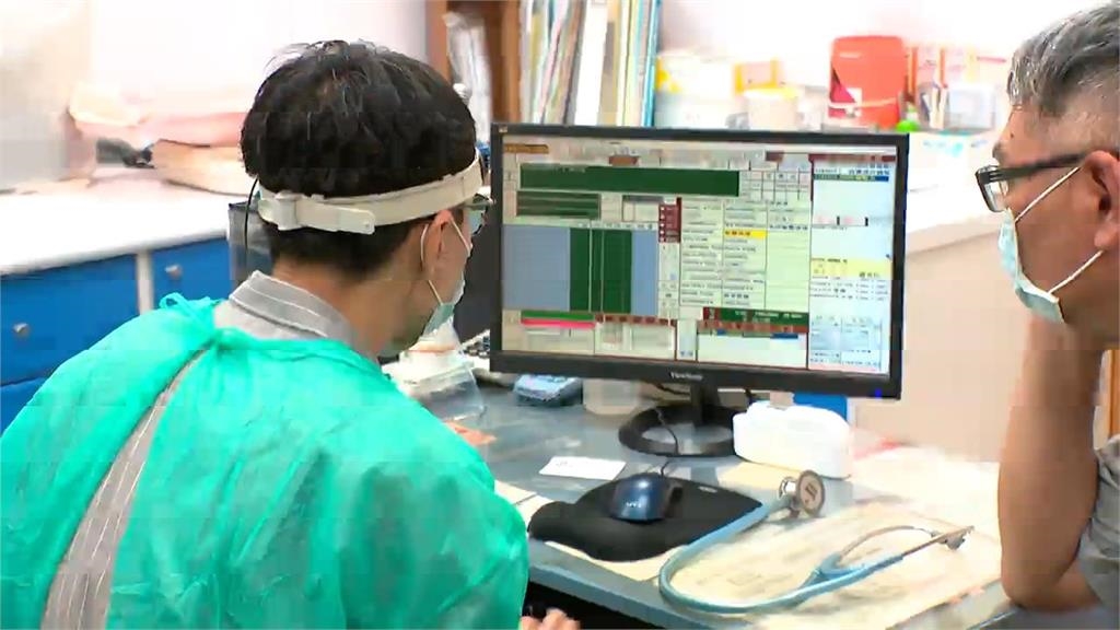 一票人「狂咳1個月」肋骨爆痛還沒好!疾管署曝「新冠暴增74.8%」最新變異株曝光