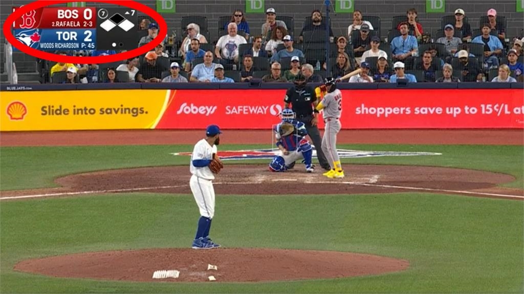 MLB(影)/記分板出大包!藍鳥主場「不小心詐騙」紅襪 高飛犧牲打成變相雙殺