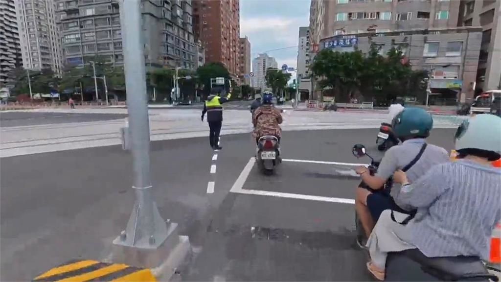 機車騎士注意！兩段式左轉「騎這車道算違規」最高噴1800元…正確騎法曝光