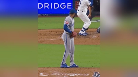 MLB(影)/這合法嗎?皇家後援假動作「投、打都抖了一下」網吵翻:犯規了吧?