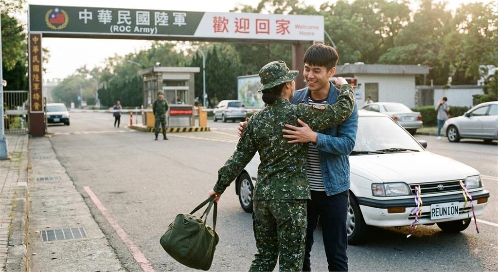 職軍女友LINE群驚見「激戰3男私密片」!遭抓包秒改密碼…「身分」疑曝光