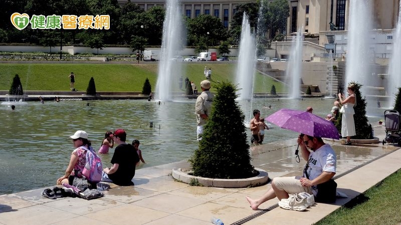 歐洲極端高溫恐成「新常態」！出國玩健康也要做攻略　醫：7類人更要留意