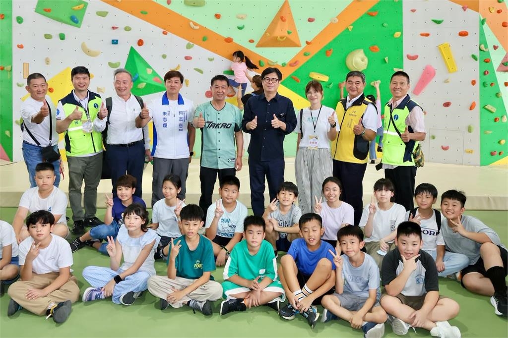 快新聞/高雄親子樂園開幕人潮洶湧 特公盟大讚做對了