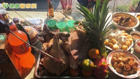 普渡供品高溫曝曬易滋生細菌 營養師授四大防菌安心原則