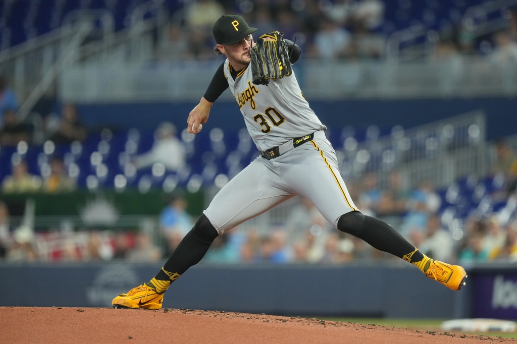 MLB(影)/暫甩球速下降低潮!海盜賽揚王牌和比基尼女友在邁阿密海灘散心