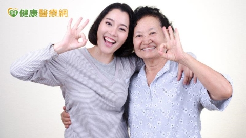 你「OK」嗎?「巴金森氏病」自我檢測揪出早期病徵