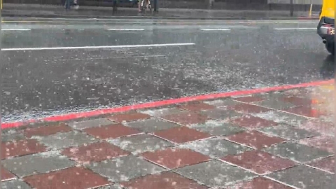 快躲雨!12縣市大雨特報 屏東慎防大雷雨