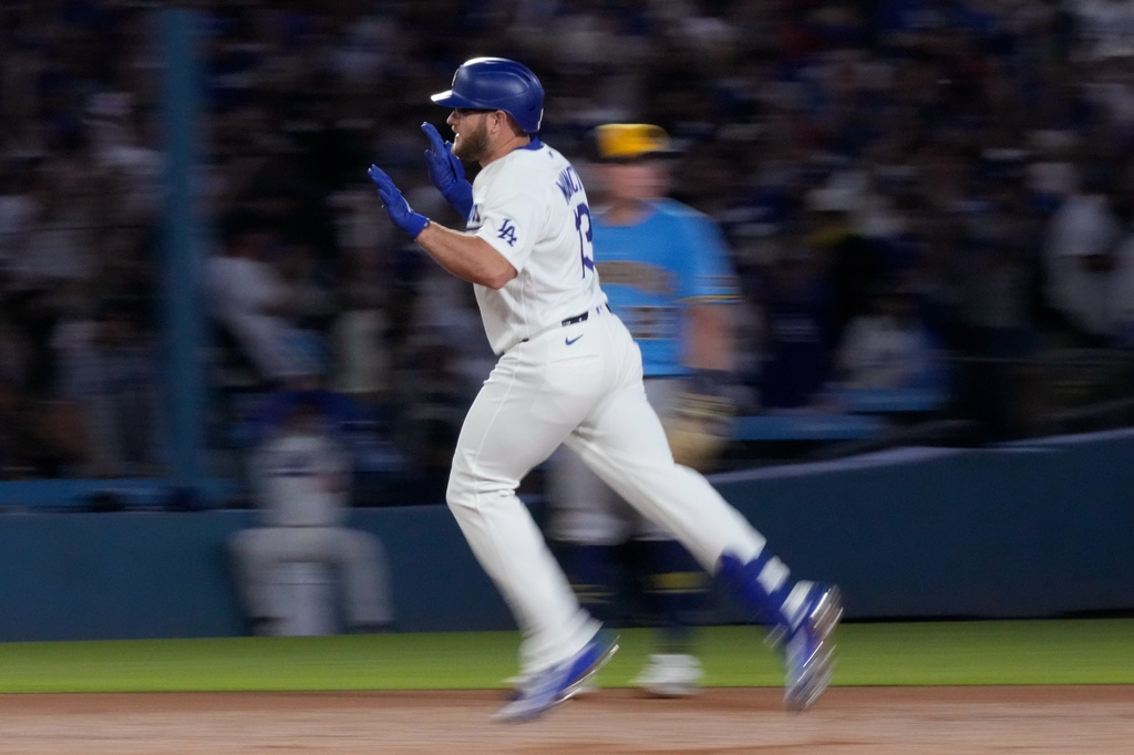 MLB(影)/在紀錄保持人面前開轟!蒙西超越卡洛斯成道奇球場全壘打王