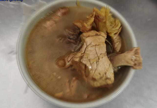 熱爆也要吃! 老字號薑母鴨逆天開鍋 民眾笑:怕流鼻血