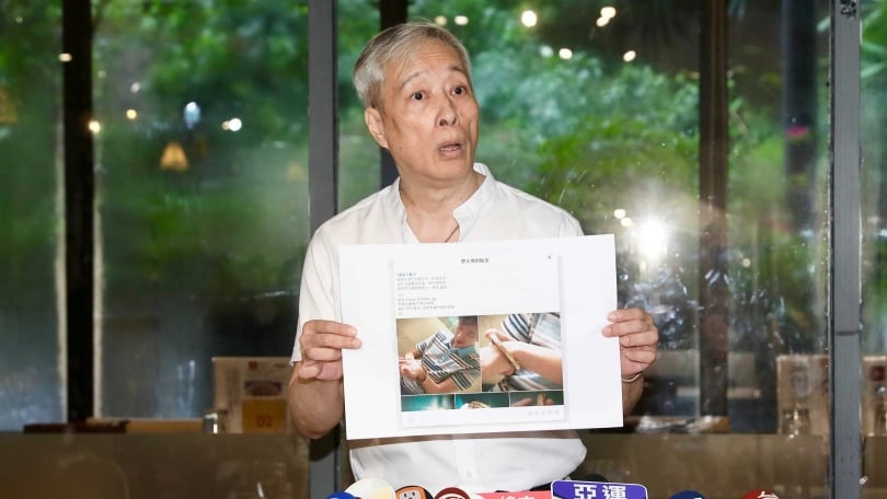 姜厚任痛批廖人傑,稱童芯父親曾贈古玉,要求「玉還來」。(圖/侯世駿攝)