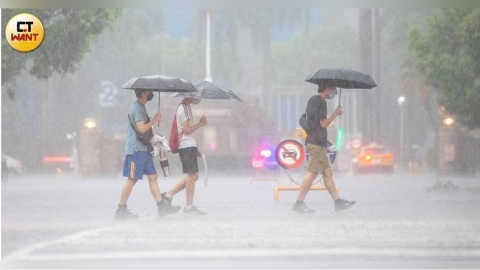 雨彈連炸4天!西半部慎防局部大雨 專家曝新颱風最快這天生成