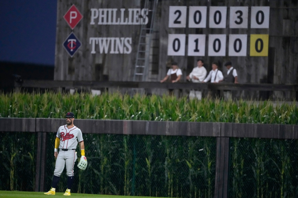 MLB(影)／「夢幻成真」棒球賽回歸大聯盟！26位名人堂球星玉米田中夢幻出場