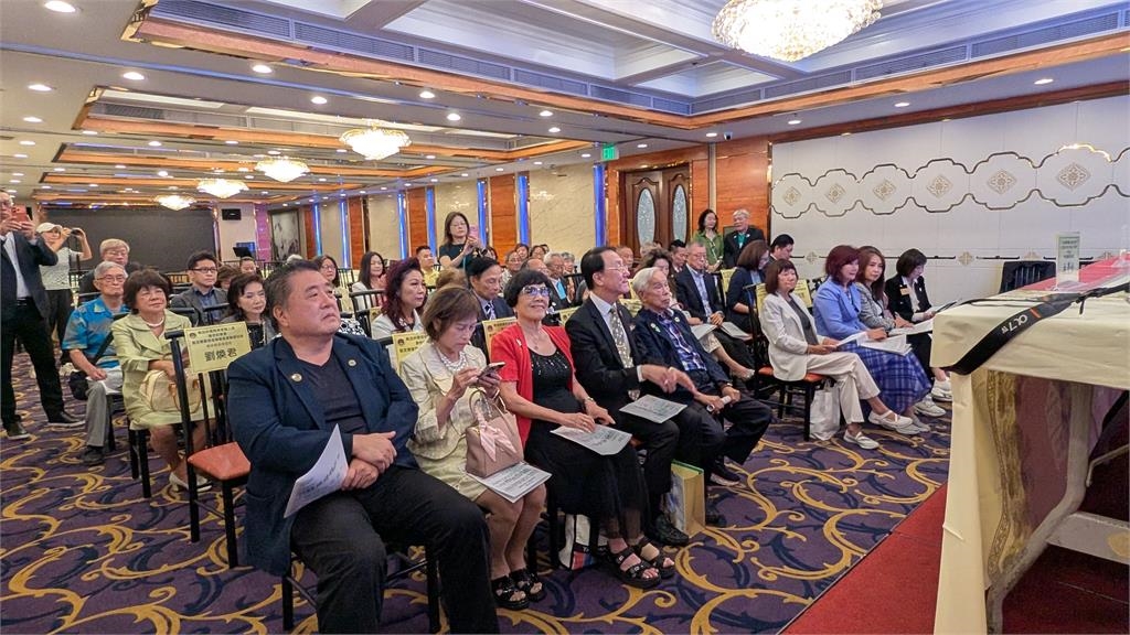 肯定僑委會服務海外僑胞 支持徐佳青深入第一線傾聽僑情