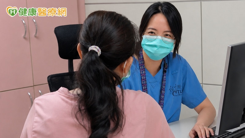 聽不懂玩笑、帳單看不懂？醫警告：可能是阿茲海默症