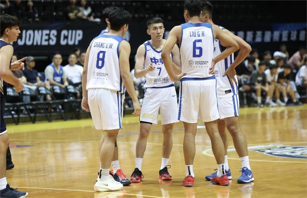 瓊斯盃/台灣藍首戰4分險勝強敵日本!CBA選秀狀元宋昕澔末節挺身而出成英雄