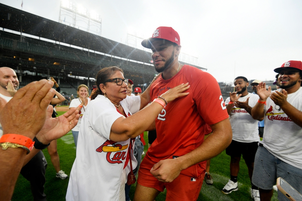 MLB(影)/過世父親化身蜜蜂來球場幫兒?紅雀菜鳥生涯前3打席都開轟故事有洋蔥