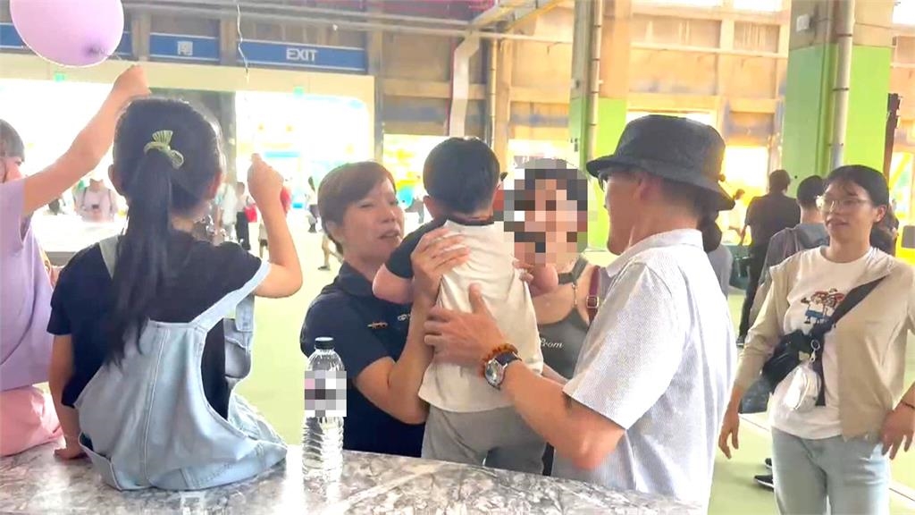 高雄親子遊樂園湧人潮 兩天超過百位幼童走失找家長