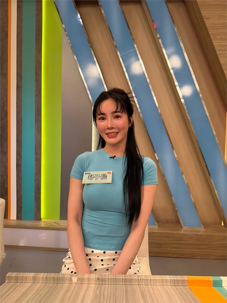 李新泡湯突飄「臭味」!以為是陌生人結果竟是老公在水裡放屁