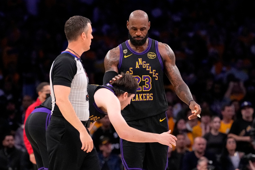 NBA(影)/詹皇差一點一桿進洞!高球生涯第一次還要再等一等